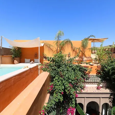 Dar Akal Hotel